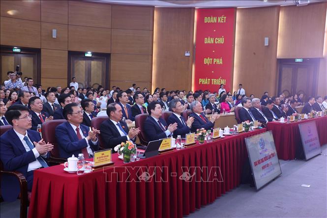 Phó Thủ tướng Thường trực Chính phủ Nguyễn Hòa Bình với các đại biểu dự Đại hội. Ảnh: Văn Điệp – TTXVN