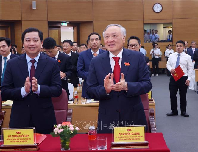 Phó Thủ tướng Thường trực Chính phủ Nguyễn Hòa Bình với các đại biểu dự Đại hội. Ảnh: Văn Điệp - TTXVN