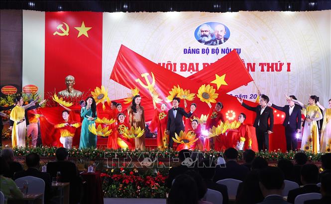 Chương trình biểu diễn văn nghệ chào mừng Đại hội. Ảnh: Văn Điệp – TTXVN