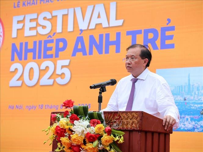 Thứ trưởng Bộ Văn hoá, Thể thao và Du lịch Tạ Quang Đông phát biểu. Ảnh: Khánh Hoà - TTXVN