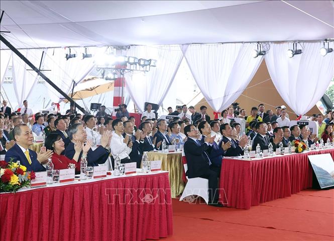 Tổng Bí thư Tô Lâm, Thủ tướng Phạm Minh Chính dự và chủ trì tại điểm cầu Trung tâm Triển lãm Việt Nam. Ảnh: Thống Nhất - TTXVN