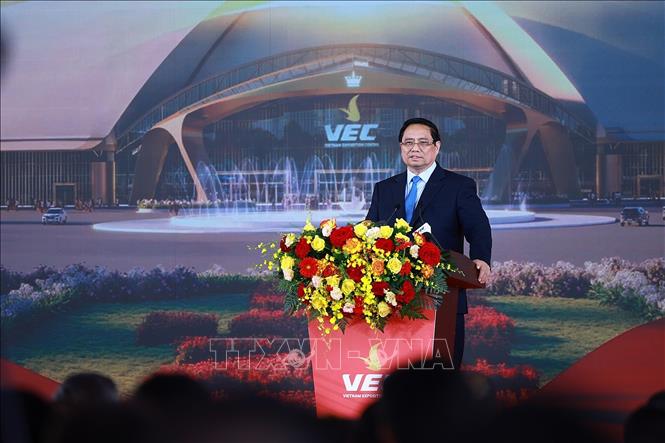 Thủ tướng Phạm Minh Chính phát biểu tại Lễ khởi công, khánh thành 250 dự án, công trình trên 34 tỉnh, thành phố trên cả nước. Ảnh: Dương Giang-TTXVN 
