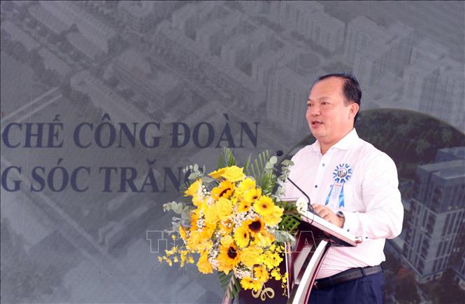 Ông Nguyễn Văn Hòa, Phó Chủ tịch UBND thành phố Cần Thơ phát biểu tại lễ khởi công. Ảnh: Trung Hiếu. TTXVN