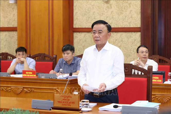 Đồng chí Trần Cẩm Tú, Uỷ viên Bộ Chính trị, Thường trực Ban Bí thư phát biểu chỉ đạo buổi làm việc. Ảnh: Phương Hoa - TTXVN
