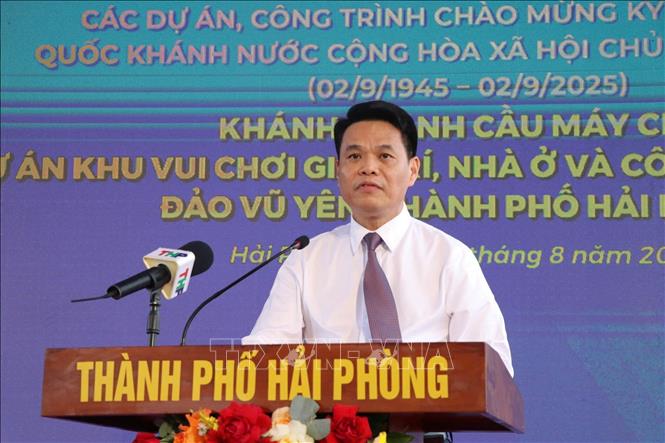 Chủ tịch UBND thành phố Hải Phòng Lê Ngọc Châu tại lễ khánh thành cầu Máy Chai. Ảnh: Hoàng Ngọc – TTXVN