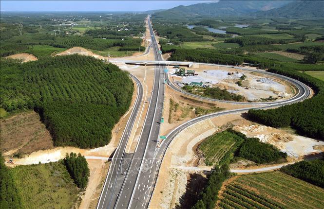 Major projects set momentum for Vietnam’s new development phase - VNA ...