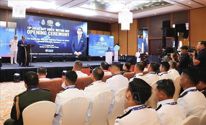 Bộ trưởng Quốc phòng Malaysia Dato’ Seri Mohamed Khaled bin Nordin phát biểu khai mạc hội nghị. Ảnh: Viên Luyến – Phóng viên TTXVN tại Malaysia
