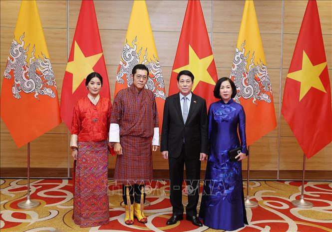 Chủ tịch nước Lương Cường và Phu nhân đón Quốc vương Bhutan Jigme Khesar Namgyel Wangchuck và Hoàng hậu dự tiệc chiêu đãi. Ảnh: Lâm Khánh – TTXVN