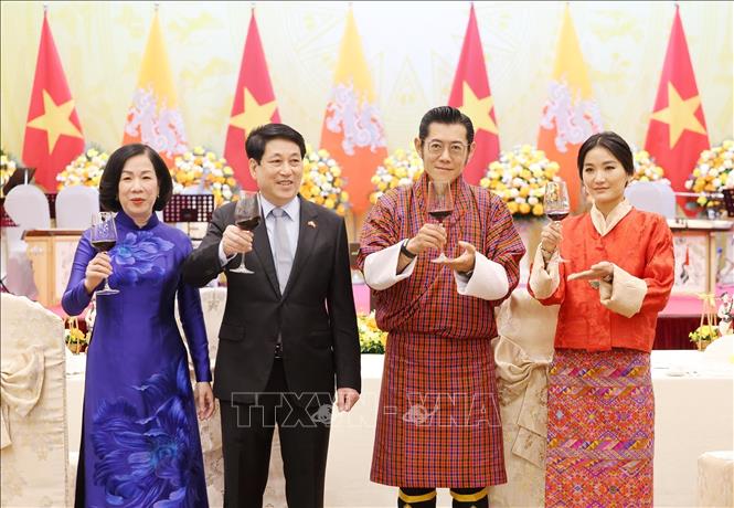 Chủ tịch nước Lương Cường và Phu nhân chủ trì tiệc chiêu đãi trọng thể chào mừng Quốc vương Bhutan Jigme Khesar Namgyel Wangchuck và Hoàng hậu thăm cấp Nhà nước tới Việt Nam. Ảnh: Lâm Khánh – TTXVN