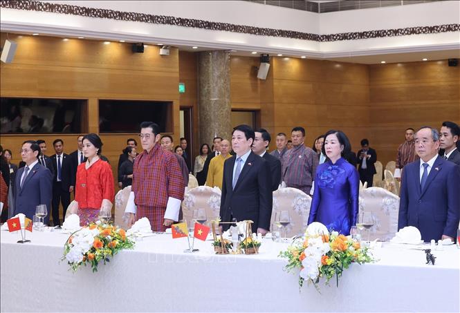 Chủ tịch nước Lương Cường và Phu nhân cùng Quốc vương Bhutan Jigme Khesar Namgyel Wangchuck và Hoàng hậu dự tiệc chiêu đãi. Ảnh: Lâm Khánh – TTXVN