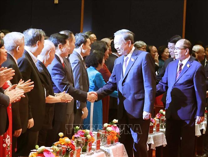 Tổng Bí thư Tô Lâm với các đại biểu tham dự buổi lễ. Ảnh: Thống Nhất - TTXVN