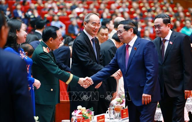 Thủ tướng Phạm Minh Chính với các đại biểu dự Lễ kỷ niệm 80 năm thành lập Chính phủ. Ảnh: Dương Giang-TTXVN
