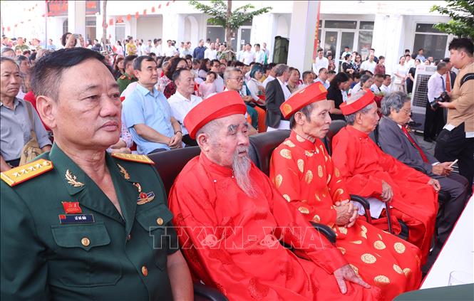 Các đại biểu tham dự buổi lễ. Ảnh: Văn Điệp – TTXVN