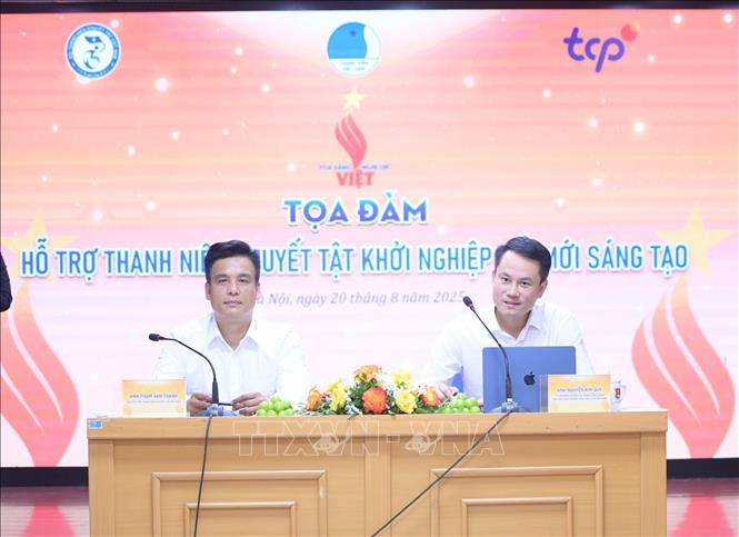 Tọa đàm “Hỗ trợ thanh niên khuyết tật khởi nghiệp, đổi mới sáng tạo”. Ảnh: Hạnh Quyên - TTXVN