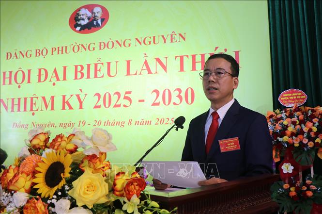Bí thư Đảng ủy phường Đồng Nguyên Ngô Minh Nam phát biểu tại Đại hội. Ảnh: Thanh Thương - TTXVN