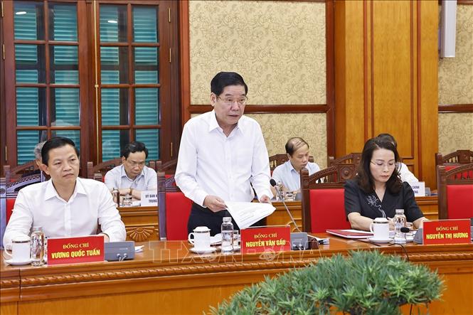 Đồng chí Nguyễn Văn Gấu, Ủy viên Trung ương Đảng, Bí thư Tỉnh ủy Bắc Ninh phát biểu. Ảnh: Doãn Tấn - TTXVN