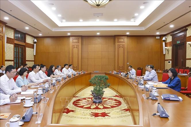 Chủ tịch Quốc hội Trần Thanh Mẫn làm việc với Ban Thường vụ Tỉnh ủy Bắc Ninh. Ảnh: Doãn Tấn - TTXVN
