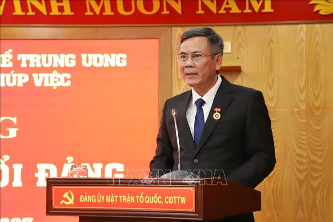 Đồng chí Trần Thắng, Phó Bí thư Đảng ủy MTTQ, các đoàn thể Trung ương phát biểu. Ảnh: TTXVN phát