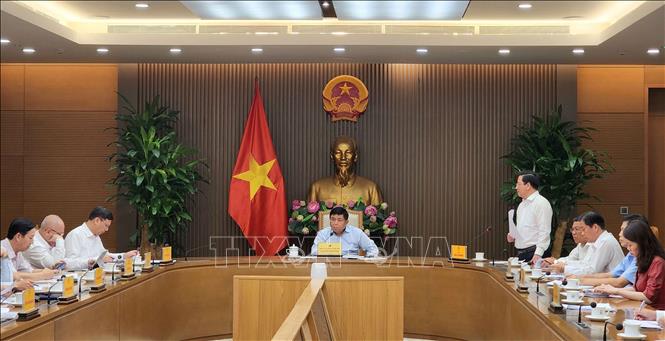 Phó Thủ tướng Nguyễn Chí Dũng họp rà soát tình hình triển khai các dự án phục vụ Hội nghị APEC 2027. Ảnh: Chu Thanh Vân - TTXVN