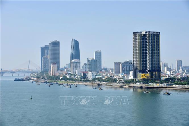 Nhiều doanh nghiệp tư nhân đầu tư vào lĩnh vực dịch vụ, bất động sản ở Đà Nẵng. Ảnh: TTXVN phát