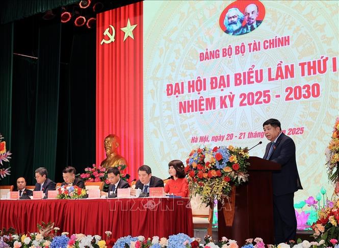 Phó Thủ tướng Nguyễn Chí Dũng phát biểu chỉ đạo Đại hội. Ảnh: Phạm Hậu-TTXVN