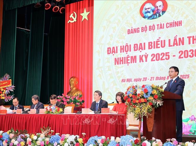 Đồng chí Nguyễn Văn Thắng, Ủy viên Trung ương Đảng, Ủy viên Ban Chấp hành Đảng bộ Chính phủ, Bí thư Đảng ủy Bộ Tài chính nhiệm kỳ 2025 - 2030, Bộ trưởng Bộ Tài chính phát biểu. Ảnh: Phạm Hậu-TTXVN