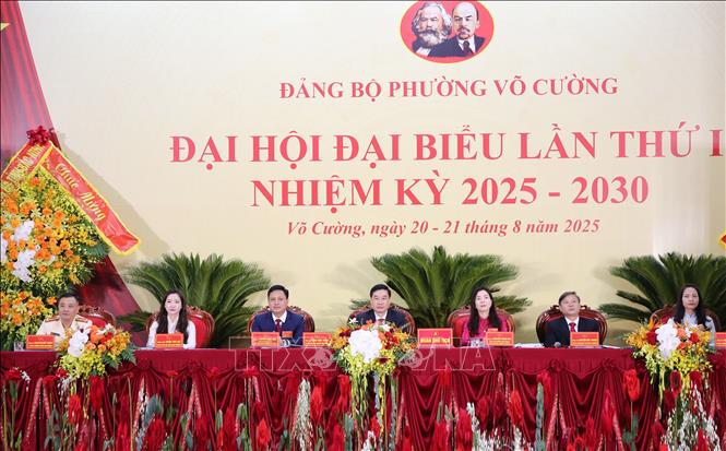 Đoàn Chủ tịch tại Đại hội. Ảnh: Thái Hùng - TTXVN