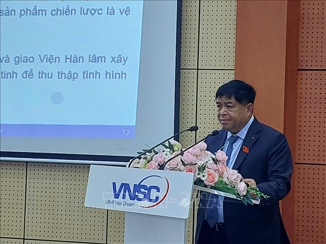 Deputy Prime Minister Nguyen Chi Dung addresses the inauguration. VNA Photo: Quyết Chiến 