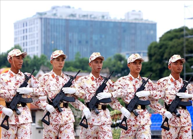 Các khối trước giờ hợp luyện tại Quảng trường Ba Đình. Ảnh: Tuấn Anh - TTXVN