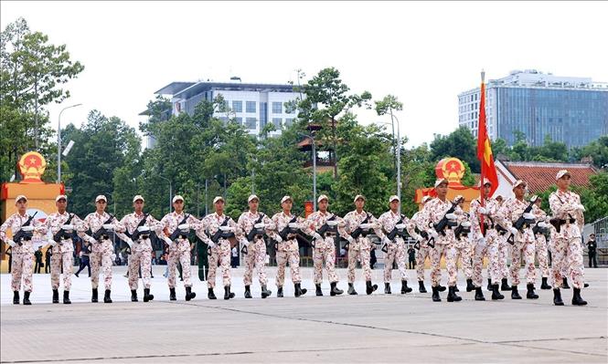 Các khối trước giờ hợp luyện tại Quảng trường Ba Đình. Ảnh: Tuấn Anh - TTXVN