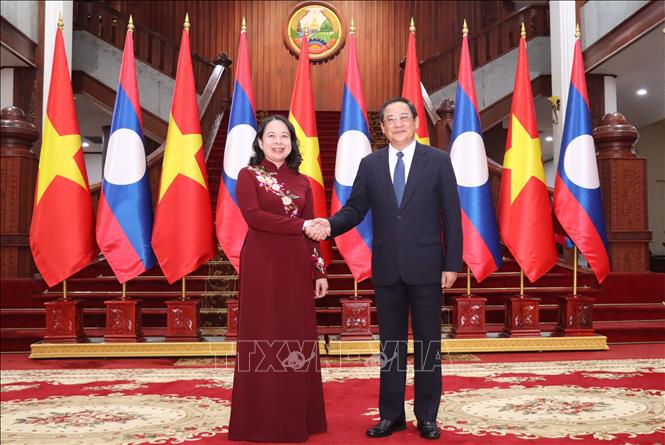 Thủ tướng Chính phủ Lào Sonexay Siphandone (phải) tiếp Phó Chủ tịch nước Việt Nam Võ Thị Ánh Xuân sang thăm chính thức Lào. Ảnh: Xuân Tú - PV TTXVN tại Lào
