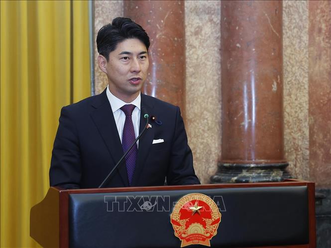 Trưởng Ban Thanh niên Đảng Dân chủ tự do Nhật Bản (LDP) Nakasone Yasutaka phát biểu. Ảnh: Lâm Khánh – TTXVN