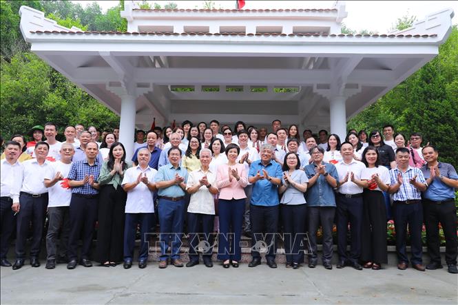 Các đại biểu tham dự buổi lễ. Ảnh: Thành Phương – TTXVN