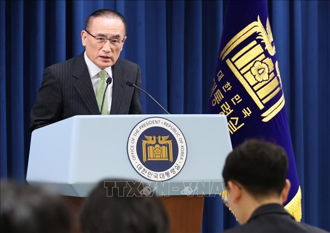 Cố vấn An ninh Quốc gia Hàn Quốc Wi Sung Lac phát biểu tại cuộc họp báo ở thủ đô Seoul. Ảnh: Yonhap/TTXVN