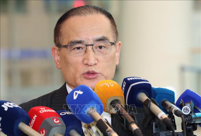 Cố vấn An ninh Quốc gia Hàn Quốc Wi Sung Lac phát biểu với báo giới tại Seoul. Ảnh: Yonhap/TTXVN