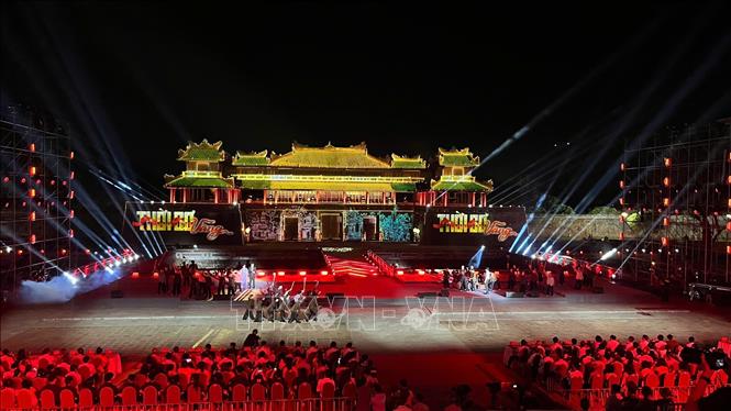 Toàn cảnh chương trình nghệ thuật tại Huế. Ảnh: Văn Dũng-TTXVN