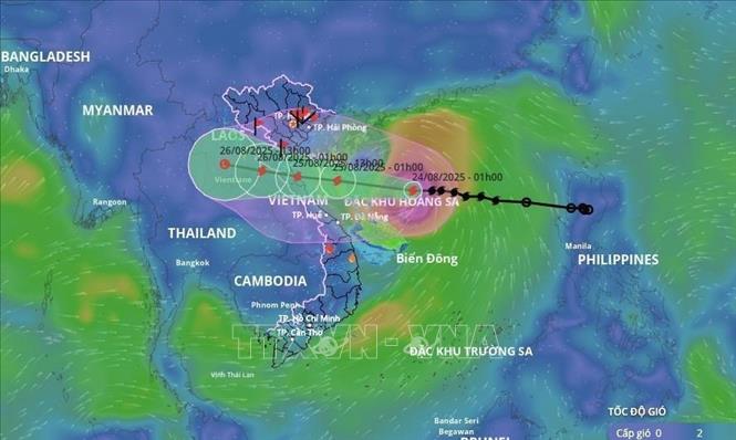 Hướng di chuyển bão số 5 từ hệ thống giám sát thiên tai Việt Nam, lúc 04 giờ ngày 24/8. Ảnh: TTXVN phát

