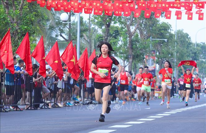 Giải chạy thu hút đông đảo vận động viên trong nước và quốc tế. Ảnh: Thành Phương – TTXVN