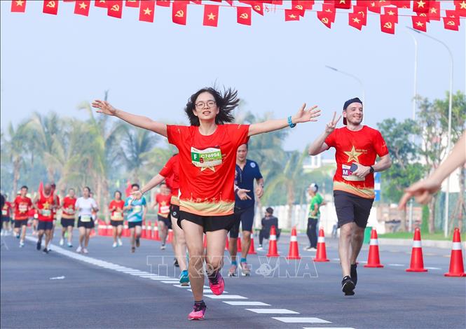 Giải chạy thu hút đông đảo vận động viên trong nước và quốc tế. Ảnh: Thành Phương – TTXVN