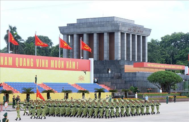 Khối chiến sĩ Phòng hoá tập luyện trên Quảng trường Ba Đình trước giờ hợp luyện. Ảnh: Tuấn Anh - TTXVN