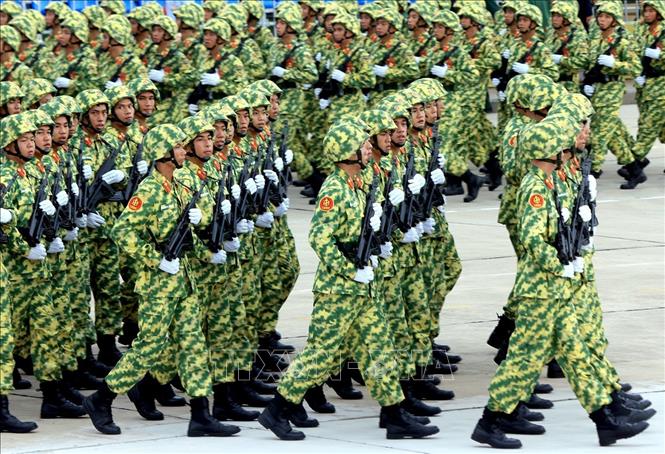 Các khối diễu binh, diễu hành đã vào vị trí trước giờ hợp luyện. Ảnh: Tuấn Anh - TTXVN