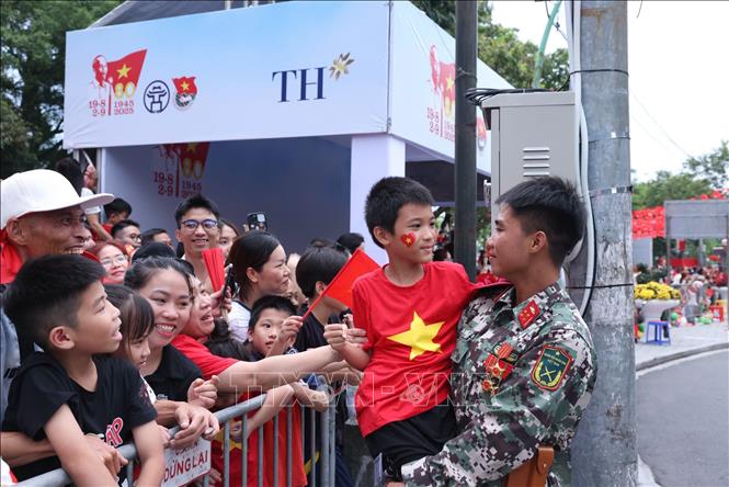 Tình quân dân. Ảnh: Quốc Khánh - TTXVN