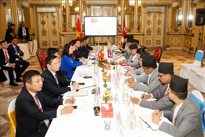 Vietnamese Vice State President Vo Thi Anh Xuan holds talks with Nepali Vice President Ram Sahaya Prasad Yadav in Kathmandu on August 24. VNA Photo: Ngọc Thuý
