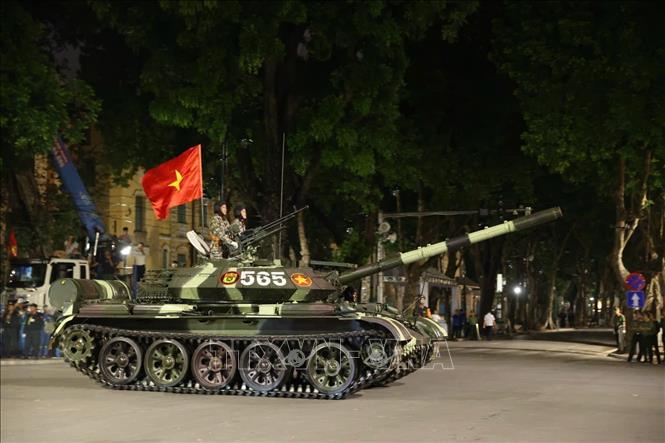 Khối Tăng thiết giáp tham gia tổng hợp luyện. Ảnh: Hoàng Hà - TTXVN