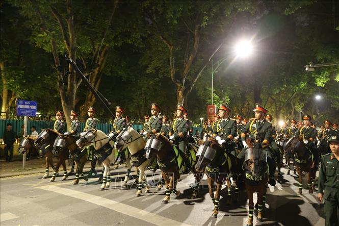 Khối Cảnh sát cơ động Kỵ binh tham gia tổng hợp luyện. Ảnh: Hoàng Hà - TTXVN