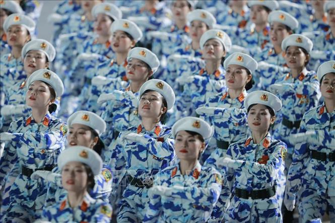 Khối nữ sĩ quan Quân y tham gia tổng hợp luyện. Ảnh: Minh Quyết - TTXVN