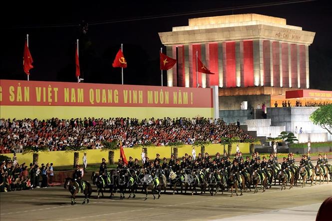 Khối Cảnh sát cơ động Kỵ binh diễu binh trên Quảng trường Ba Đình. Ảnh: Tuấn Anh - TTXVN