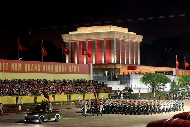 Khối danh dự ba quân chủng Hải -Lục-Không quân diễu binh trên Quảng trường Ba Đình. Ảnh: Tuấn Anh - TTXVN