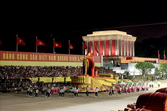 Hình tượng Bác Hồ trong buổi tổng hợp luyện lần thứ 2 tại Quảng trường Ba Đình. Ảnh: Tuấn Anh - TTXVN 