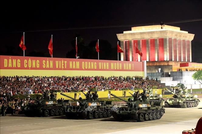 Khối xe Tăng thiết giáp diễu binh trên Quảng trường Ba Đình. Ảnh: Tuấn Anh - TTXVN